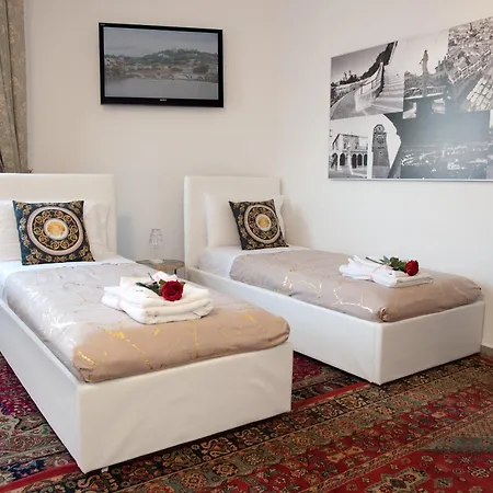 Arena D'intorno Apartment *